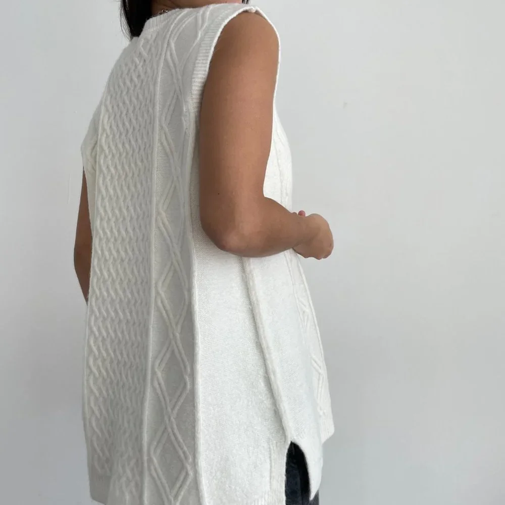 Talbots cable knit sleeveless sweater vets in cream white - Picture 3 of 10